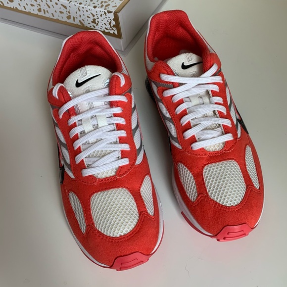 Nike Air Ghost Racer